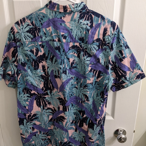 H&M Vibrant Tropical Button Down Shirt - Picture 2 of 4